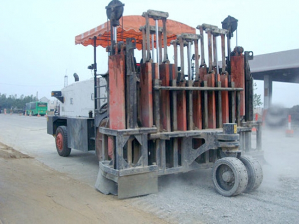 多錘頭破碎機(jī)TR400